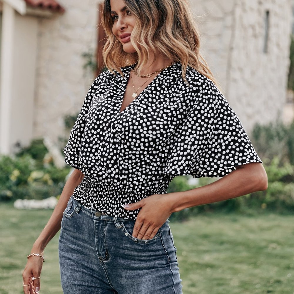 New Ditsy Floral Print Butterfly Sleeve Blouse black and white - Picture 3 of 5